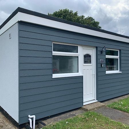 Salty Dogs Chalet Lowestoft Exterior foto